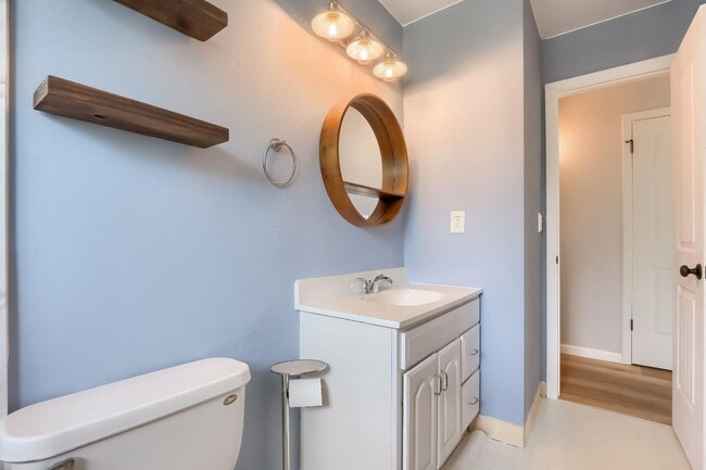 Building Photo - 4 BED 3 BATH HOUSE NEAR CREAK PARK!!!