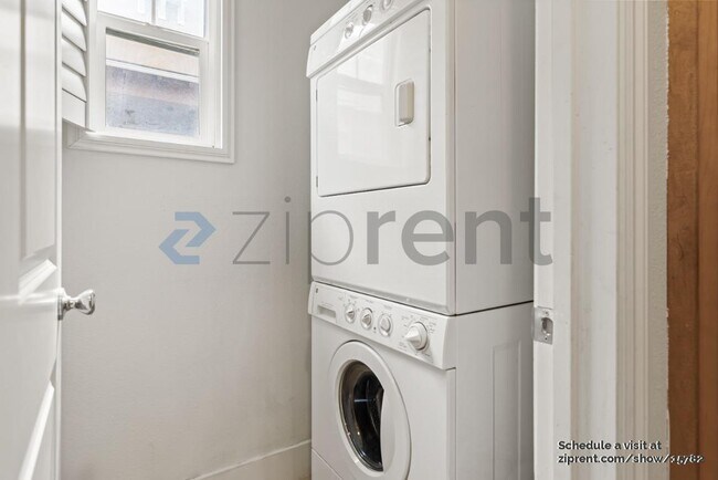 Building Photo - 4 Muller Pl