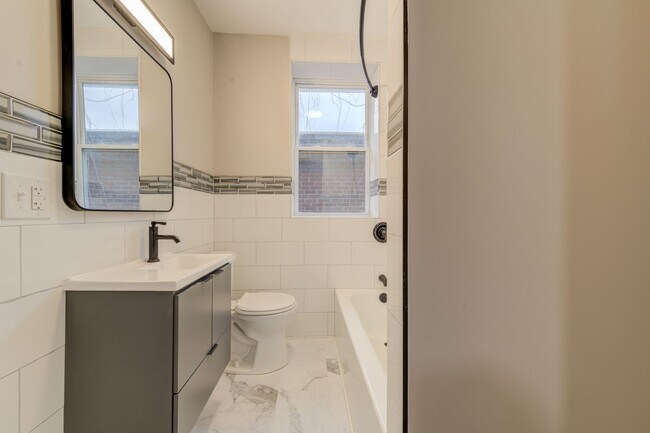 Building Photo - 1300 McCausland Ave