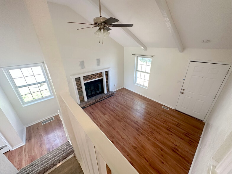 Building Photo - 1417 La Chateau Dr