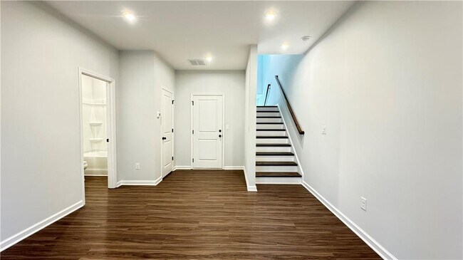 Building Photo - 1475 Creekside Cir NW