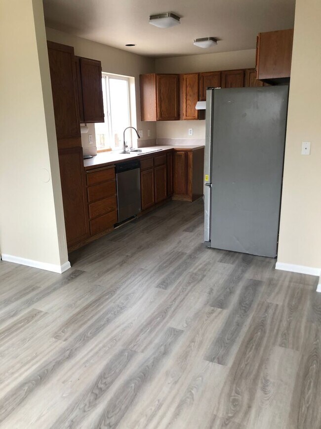 Building Photo - 3bd/2.5ba House in Tacoma