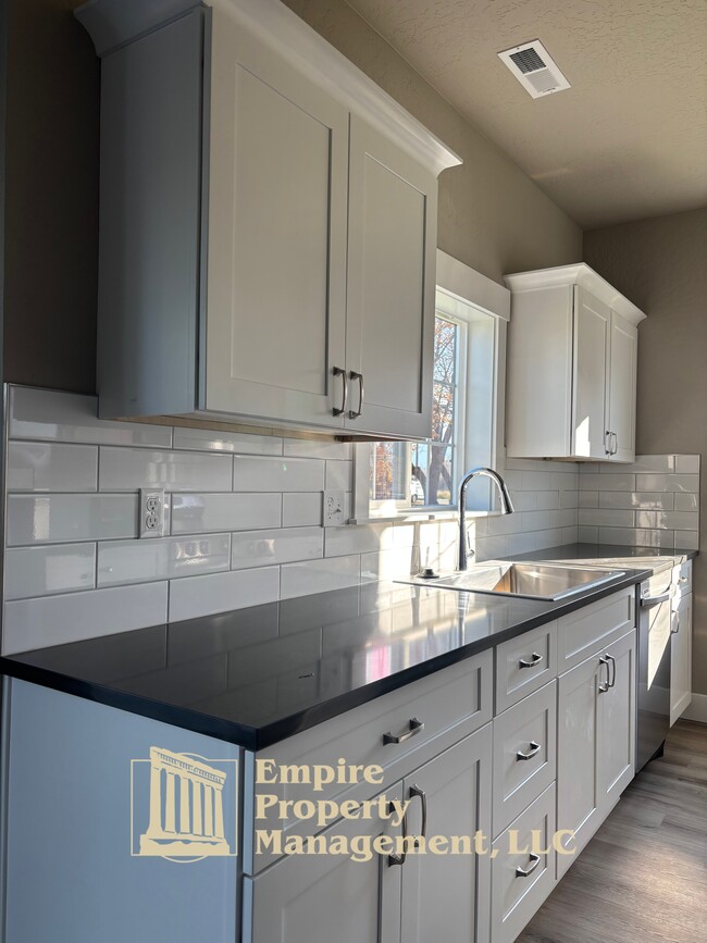 Building Photo - 1656 Irvine Wy