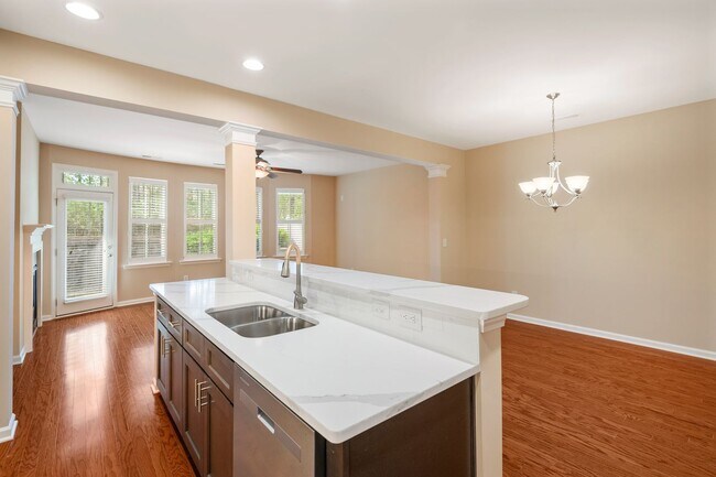 Building Photo - Renovated Cary Townhome | 3BR + Garage | Near RTP & RDU
