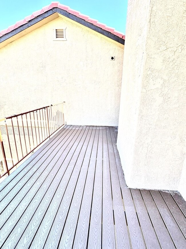 Building Photo - 161 W 950 S
