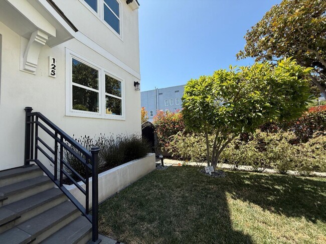 Building Photo - 125 Park Rd