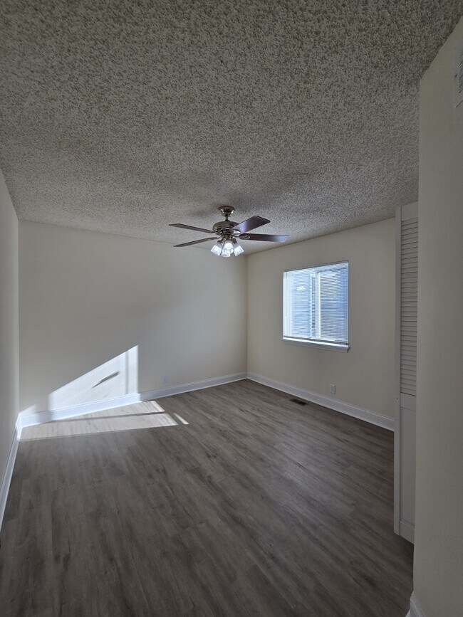 Building Photo - 5223 S Mosley St