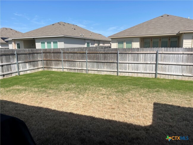 Building Photo - 7220 Rosado Dr
