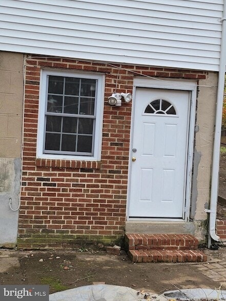 Building Photo - 1559 19th St N