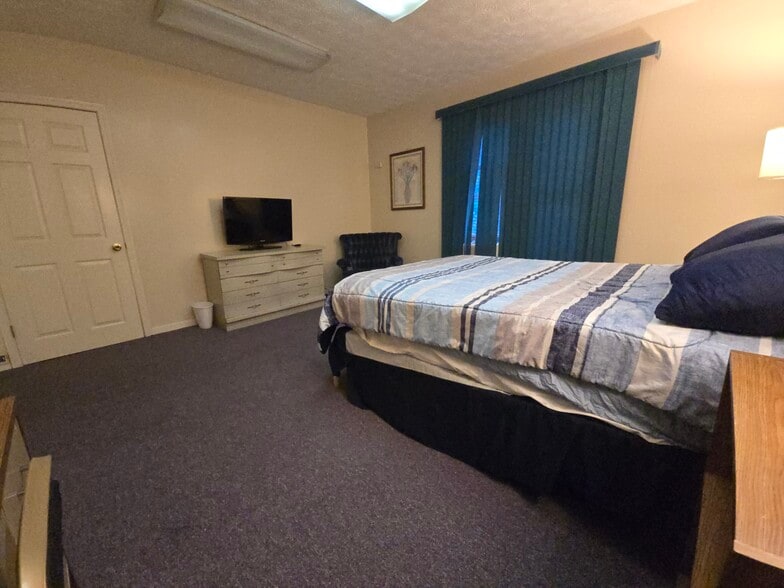 Building Photo - 1 College Ave