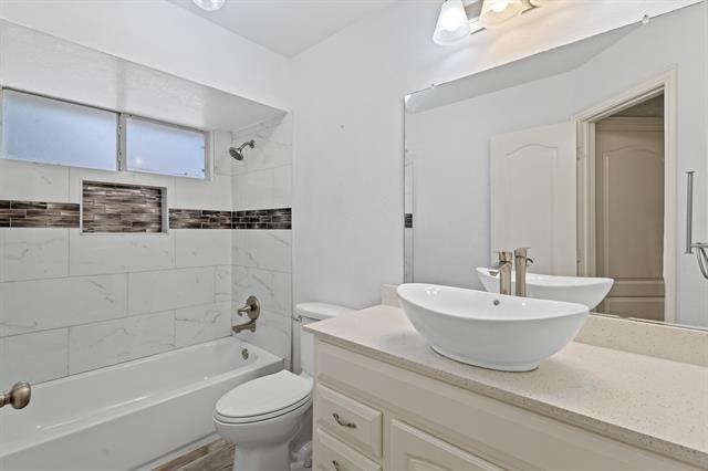 Building Photo - 6301 Waterview Dr