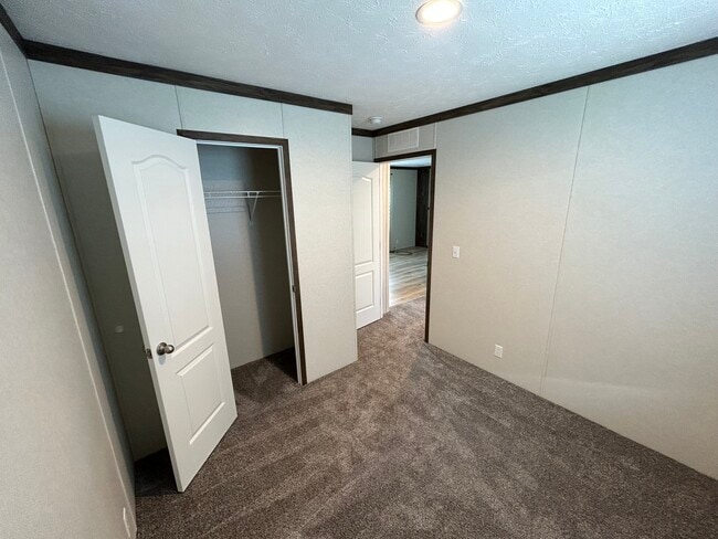 Building Photo - 11338 Mill Creek