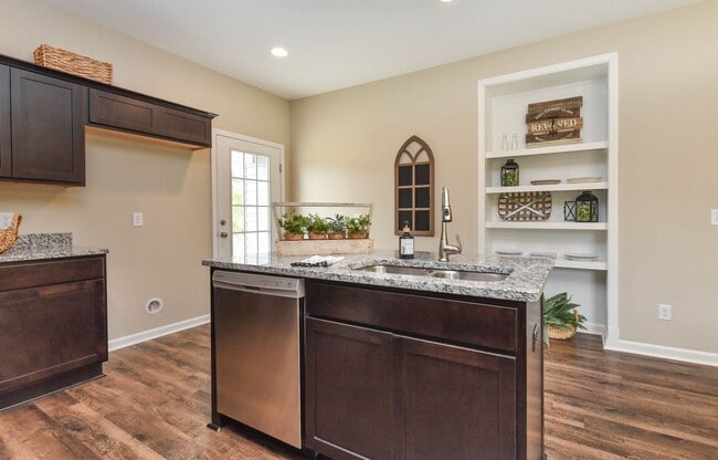 Building Photo - Coming Available!