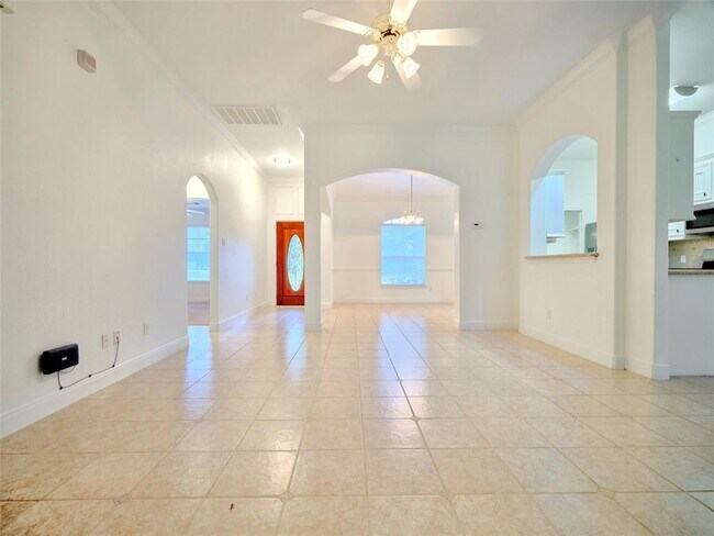 Building Photo - 10611 Alex Dr