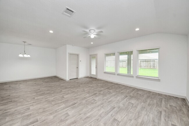 Building Photo - 7803 Golden Rubia Ln
