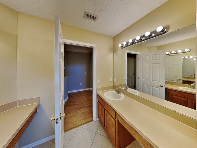 Building Photo - 4686 Blue Major Dr