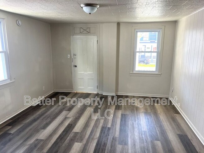 Building Photo - 316 E Pine St.
