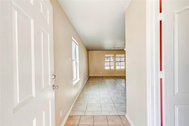 Building Photo - 191 Beech Dr