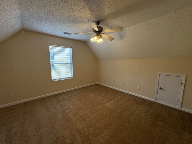 Building Photo - 121 Katydid Dr