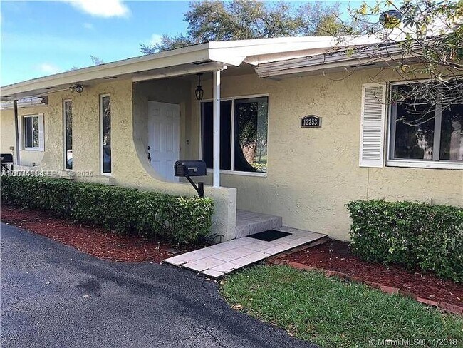 Building Photo - 12253 SW 82nd Ave