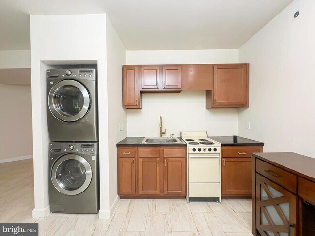 Building Photo - 7023 Sand Cherry Way