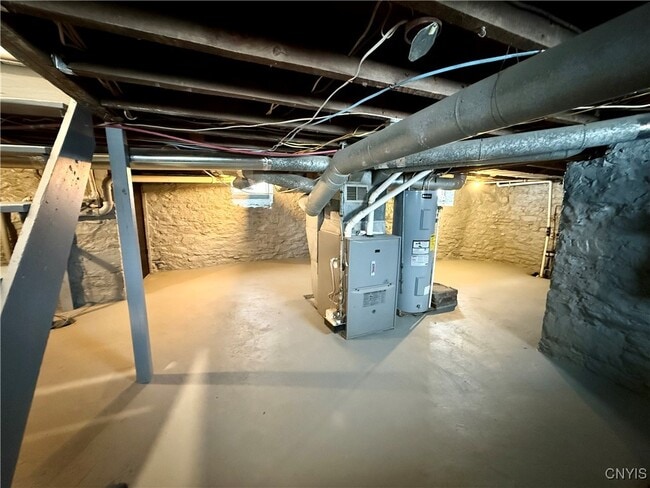 Building Photo - 213 W Main St