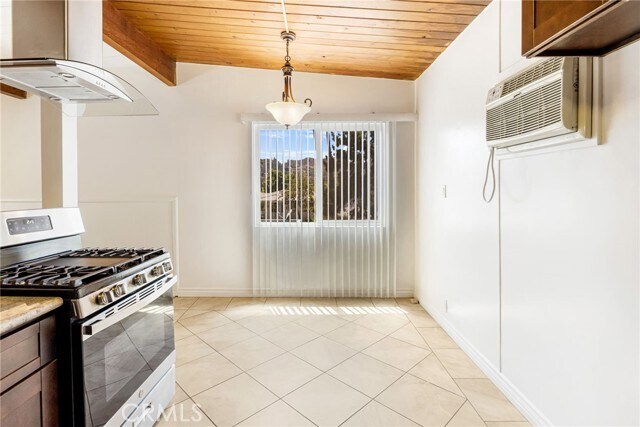 Building Photo - 2104 N Verdugo Rd