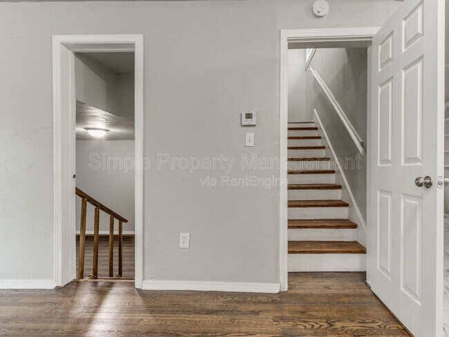 Building Photo - 1800 Hampton Rd