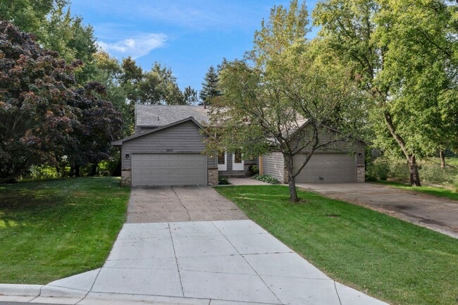 Building Photo - 3 Bedroom Golden Valley Home