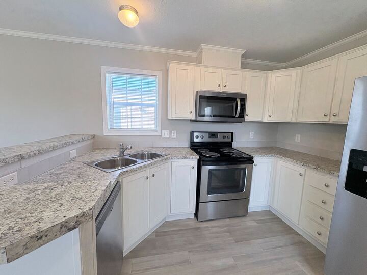 Building Photo - 10610 State Rte 762