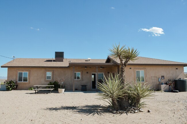 Building Photo - 1381 Soledad Ave