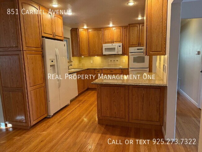 Building Photo - 851 Carmel Ave