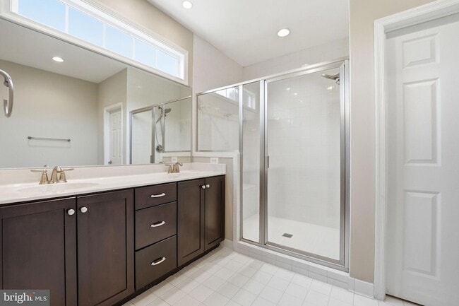 Building Photo - 42240 Hiddenwood Ln