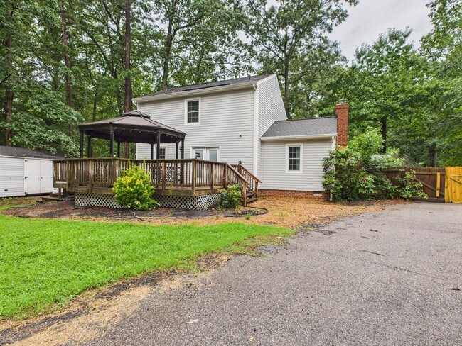 Building Photo - 8621 Sunset Knoll Rd
