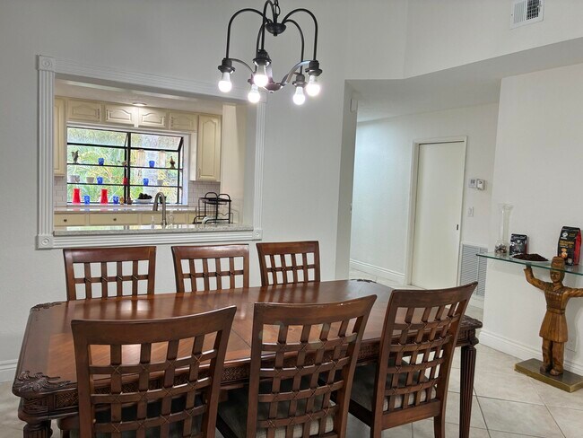 Building Photo - 7895 La Mirada Dr