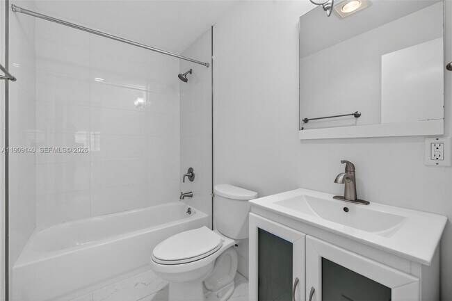 Building Photo - 339 SW 15th St