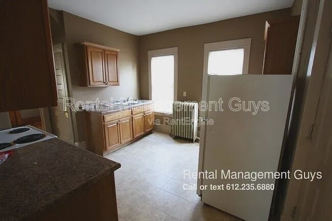 Building Photo - 3630 N Girard Ave