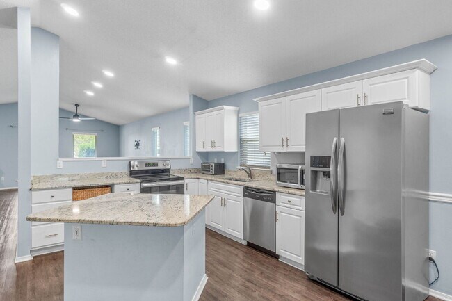 Building Photo - 989 Claeven Cir