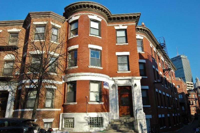 Building Photo - 58 Gainsborough St
