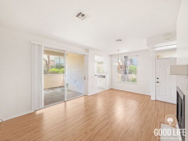 Building Photo - Upgraded 2B/2BA With AC, Washer/Dryer, & Private Patio!