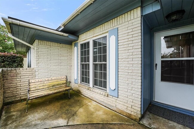 Building Photo - 14206 Duncannon Dr