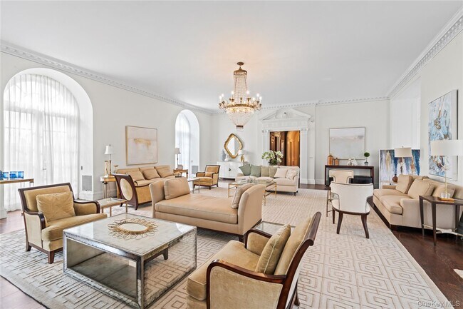 Building Photo - 393 Oyster Bay Road