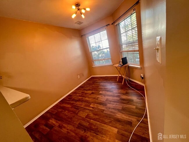 Building Photo - 404 Draco Rd