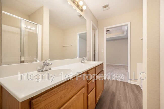 Building Photo - 8875 N Helena Ave