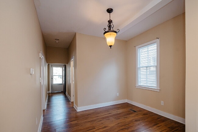Building Photo - Renovated 2 Bed 2 Bath Charleston Victorian Home