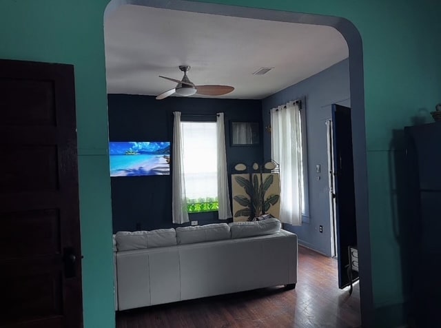 Building Photo - 405 W Drew St