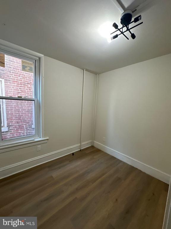 Building Photo - 119 Tyler St