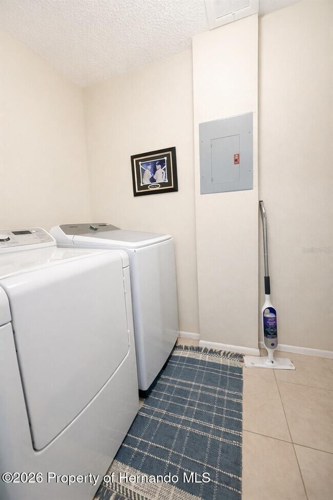 Building Photo - 9374 Nakoma Way