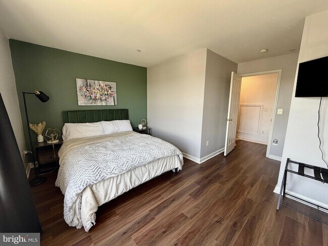 Building Photo - 2908 Huntington Grove Square