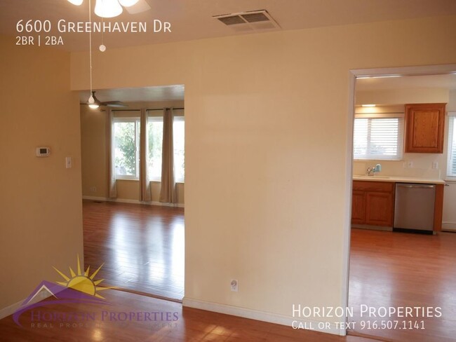 Building Photo - Cozy 2 Bed 2 Bath 1,864sqft Duplex in Gree...